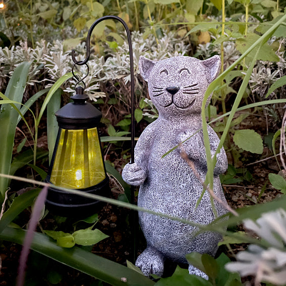 Garden Cat statue made of resin with solar lamp